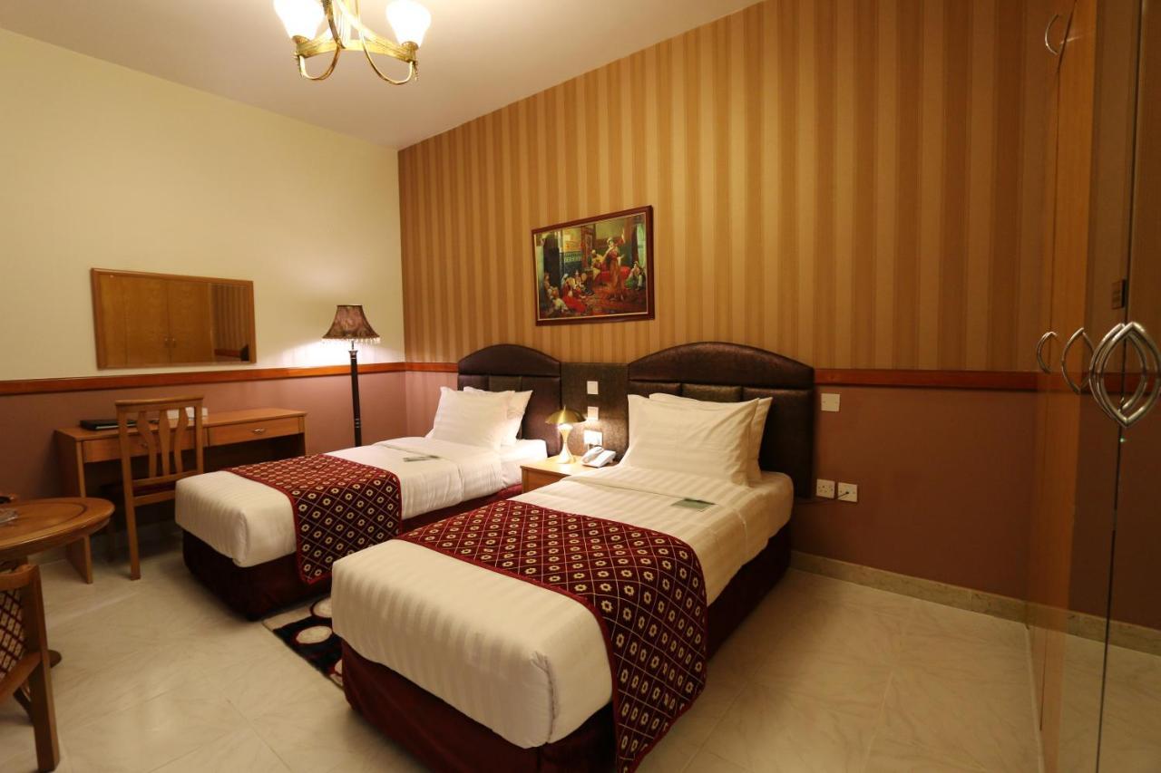 New California Hotel ดูไบ ภายนอก รูปภาพ