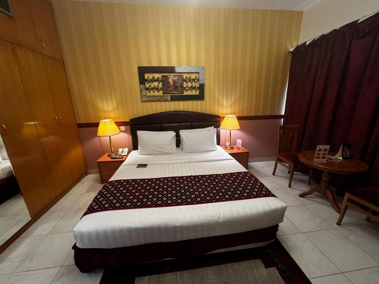 New California Hotel ดูไบ ภายนอก รูปภาพ