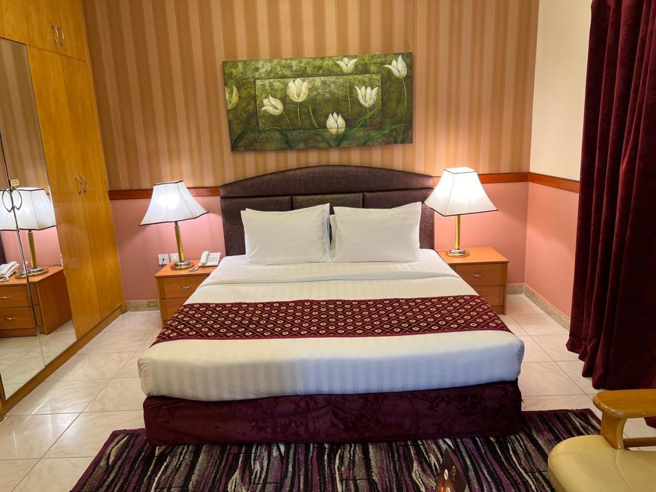 New California Hotel ดูไบ ภายนอก รูปภาพ